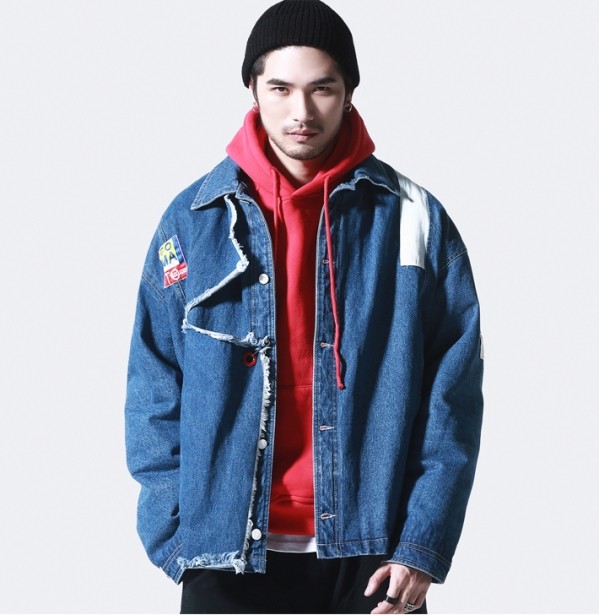 男士红色卫衣搭配什么外套才好看呢?