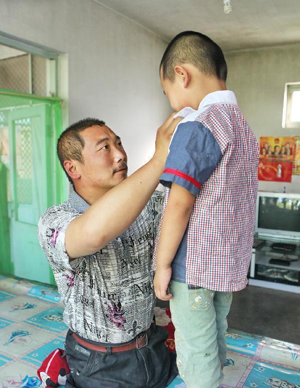 “无腿硬汉”比你强，很多男人看了会无地自容