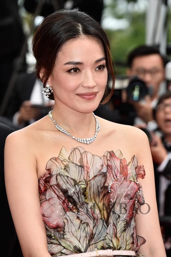 为什么国外媒体拍的照片和电影镜头从来不掩饰女演员的雀斑?
