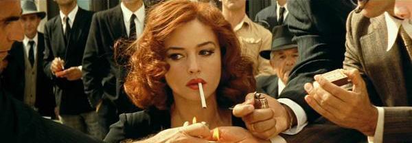 《西西里的美丽传说》扮演者莫妮卡拍丛林大片，仿佛她还是玛莲娜