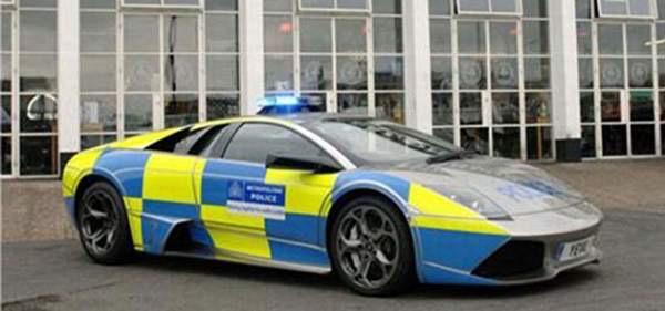 世界上的豪华警车,原来除了迪拜以外,这些国家的警车也那么豪!