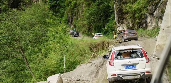 自驾进藏,轿车到底能不能走318川藏线?看老司机怎么说