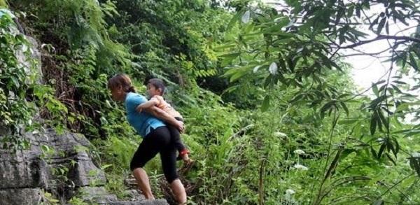 ��һ�ּ�ֽ�&ldquo;�����˺��ӣ���ȫ�˸�ĸ&rdquo;��������Щ��������·