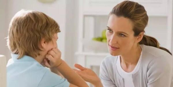 前妻的儿子犯错被我教训,老公却动手打我