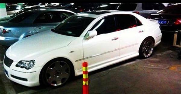 中国最有钱的厨子!买法拉利、兰博基尼超跑不