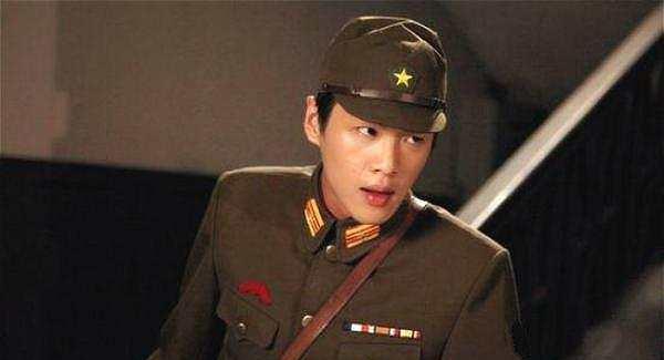 这五位明星穿上军装后,你说他们其中谁最像军