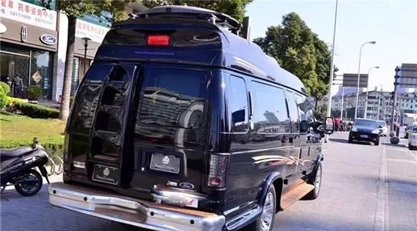 高端大气上档次!至尊必备——福特E350房车