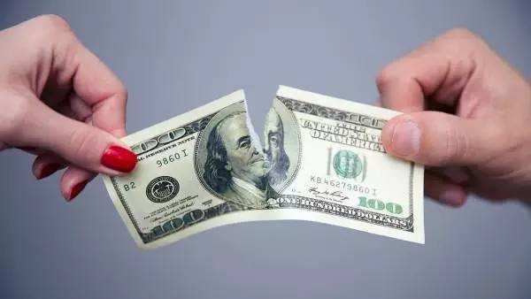 女生到底该不该花男朋友的钱?