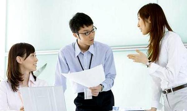 面试官:公司制度不合理,你怎么办?姑娘一句话