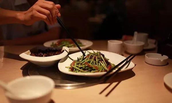儿子三岁被拐，父亲苦寻七年终于团聚，却因为这个原因放弃相认