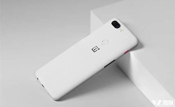 如今的全面屏手机都有虚拟键? 这次一加5T却没