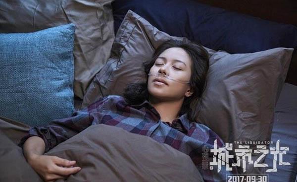 《心理罪之城市之光》电影小说结局大相径庭 最后他死了