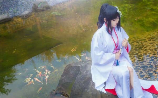 火影: 第一次见结婚后的雏田cosplay, 回眸一笑百媚生!