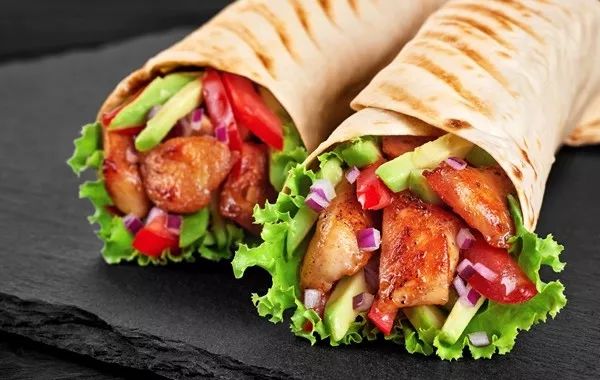 阿联酋免签了,我们和这个壕到没有人性国家只