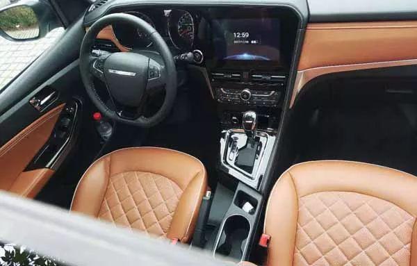 叔情 | 强敌环伺, 外观小改, 内饰颠覆的启辰T7