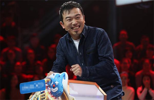 《欢乐喜剧人》潘斌龙父亲为什么姓雷, 潘斌龙