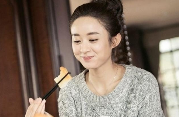 娱乐圈吃相很难看的女星,赵丽颖最美,最后二位