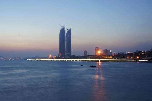 深圳、厦门都是副省级城市,而同为特区的汕头