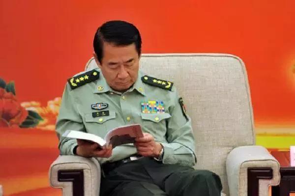 揭秘:部队里的军长转业到地方之后,是什么级别的