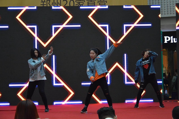 《中国新歌声》第三季全国海选郑州火热开唱!