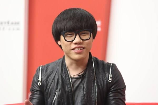 舞台上和导师称兄道弟，台下还是靠自己，揭秘好声音冠军不红内幕
