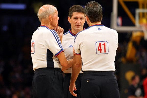 多纳西再次涉案!NBA史上唯一的裁判丑闻,姚明