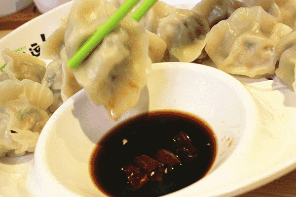 吃饺子?