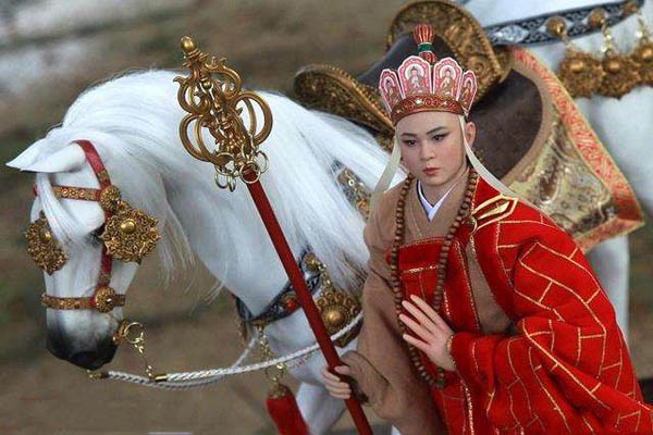 西游记拍摄完成之后白龙马在拍摄期间历经磨难再也没有站起来