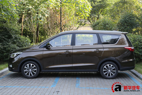 完善产品线 试驾长安凌轩1.5T 6AT