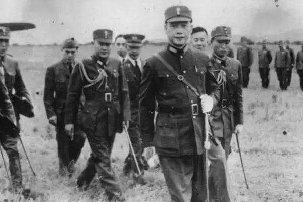 民国四大美男子都有谁? 排名第一的被人使劲唾骂