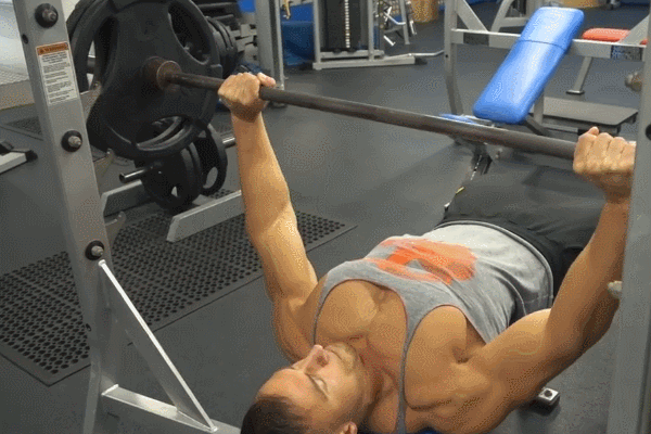 你胸练不大的原因都在这里,教会4个你必练的胸部动作