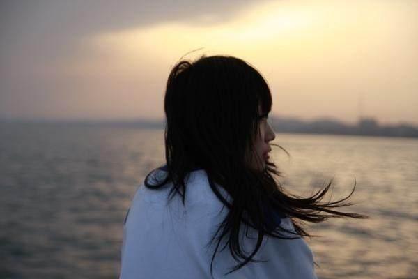 一个人伤心难过的句子,句句戳心,看过的人都哭