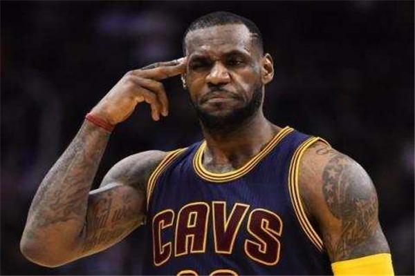 勇士不要闹, 詹姆斯怎么可能签约! 这消息让全