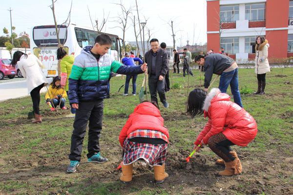 学校植树节活动方案!
