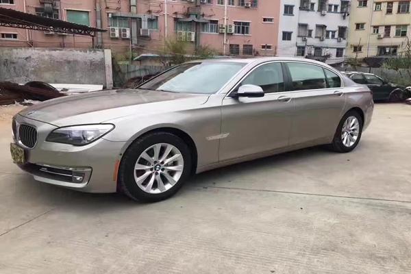 黄江二手车2015年宝马740香槟色 米白内 无匙启动进入