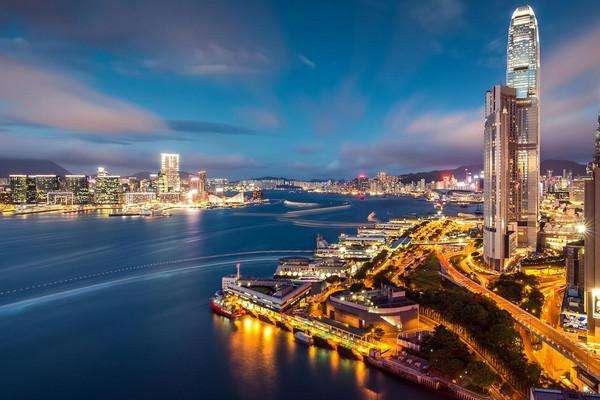 串联7大中心城市,8大经济圈,中国高铁脊梁和金