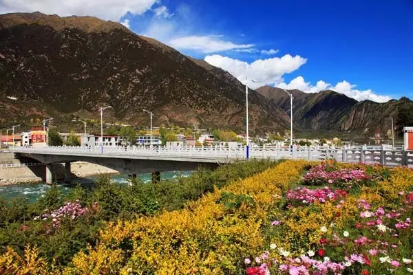 耗资380亿的高速公路不收路费!风景秒杀瑞士,