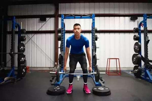 CBA球员跟NBA球员力量相差有多大?看看训练