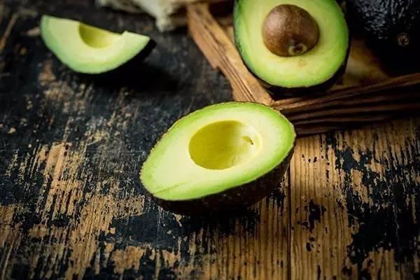 为什么沙拉会越吃越胖,到底应该怎么吃?