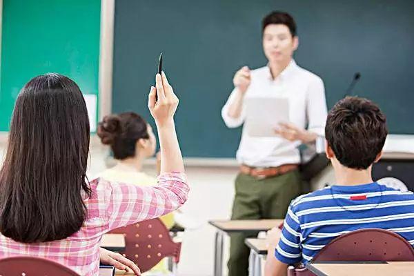 课后托管、学校乱收费…两会教育声音,哪句说