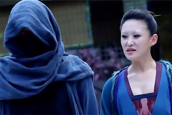 李程在《花千骨》中扮演东方彧卿的手下绿鞘,剧中的她性格沉稳冷静,对