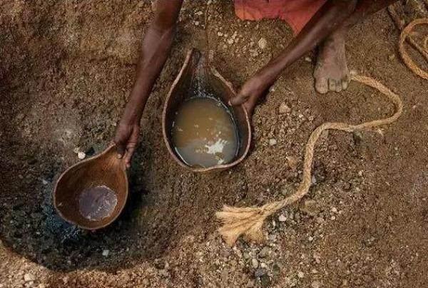 为何非洲人宁愿饿死也不种地,渴死不挖井,是物