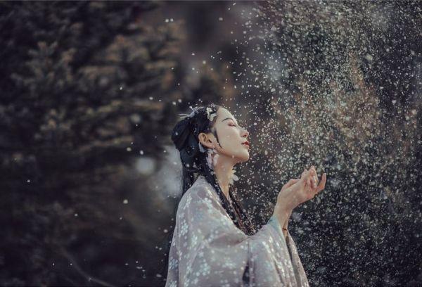 穿件汉服就算古风?不会摆pose照样没用!