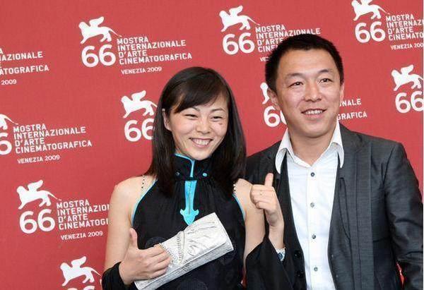 看完黄渤老婆正面照后，网友：终于明白黄渤为何不晒妻子的初衷了