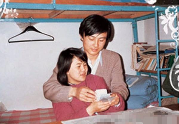 51岁的金龟子刘纯燕竟然长成了这样，网友：我感觉还是活在童年里