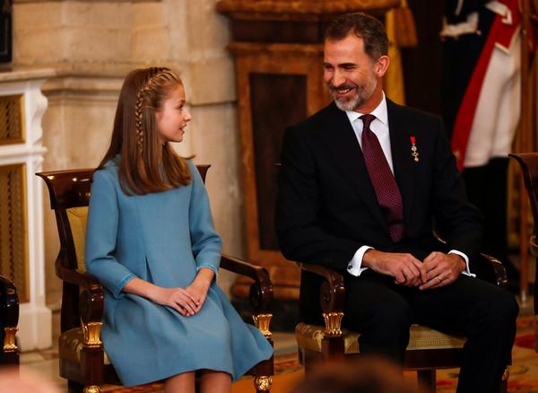 西班牙长公主获金羊毛骑士团勋章 奠定未来女