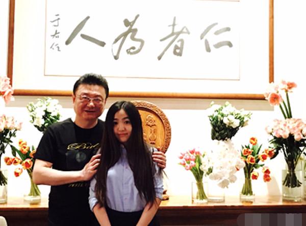 51岁的金龟子刘纯燕竟然长成了这样，网友：我感觉还是活在童年里
