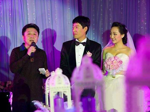 于震妻子:我只负责生,他负责教和养