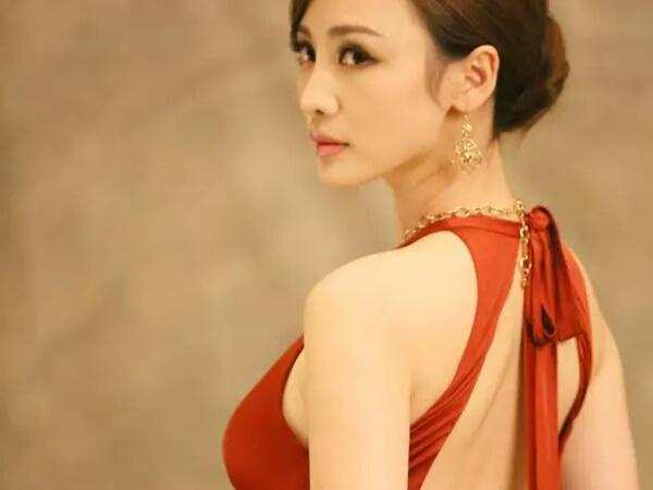 同学聚会上, 这几种女人特容易出轨, 很准!