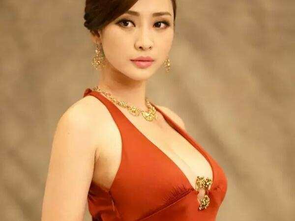 同学聚会上, 这几种女人特容易出轨, 很准!